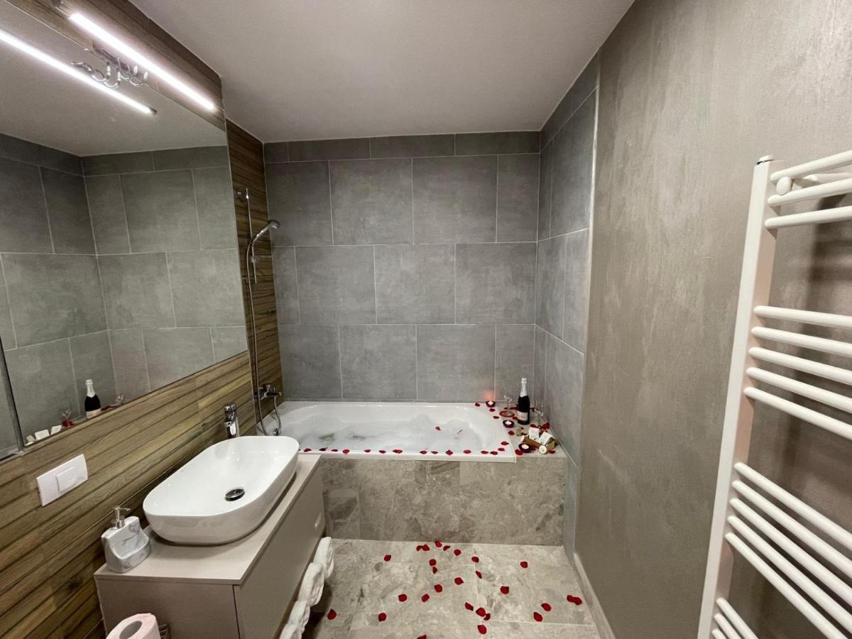 Apartamente Lux Sya Residence Braşov Esterno foto